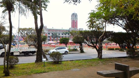 総統府南側から2