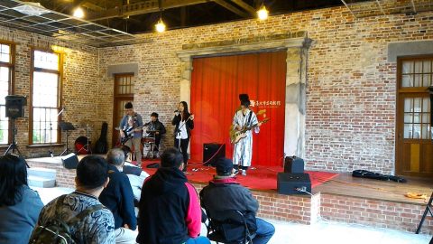 樹心会館でロックコンサート