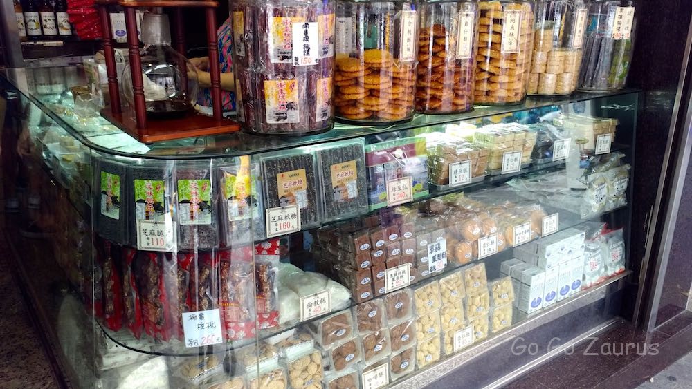 美味しそうなお菓子もいろいろある