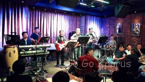 ルックスいまいち、演奏最高